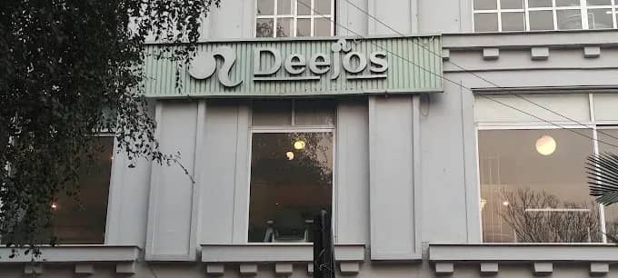 Deejos Cafe 