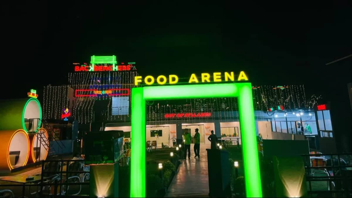 Backbenchers Food Arena