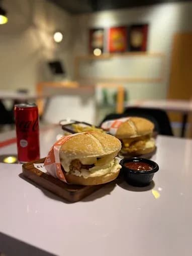 Burger In Town