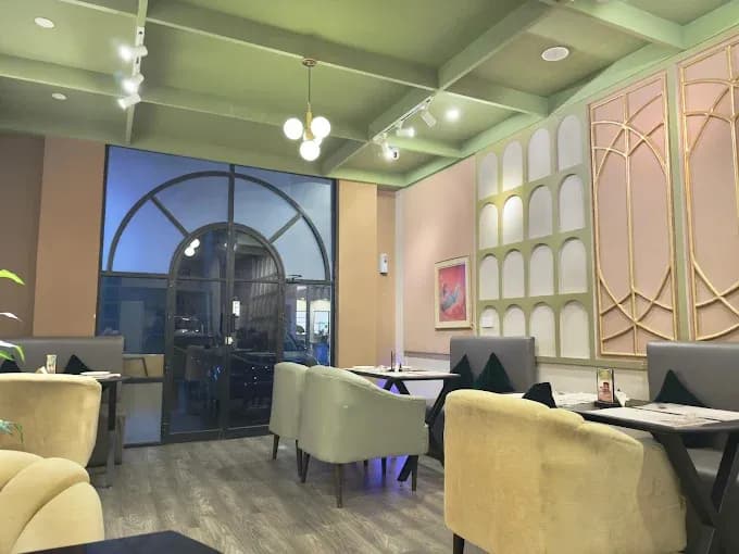 Eggcellent Restaurant & Cafe