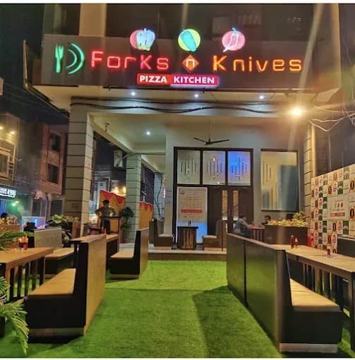 Forks N Knives - Main Entrance