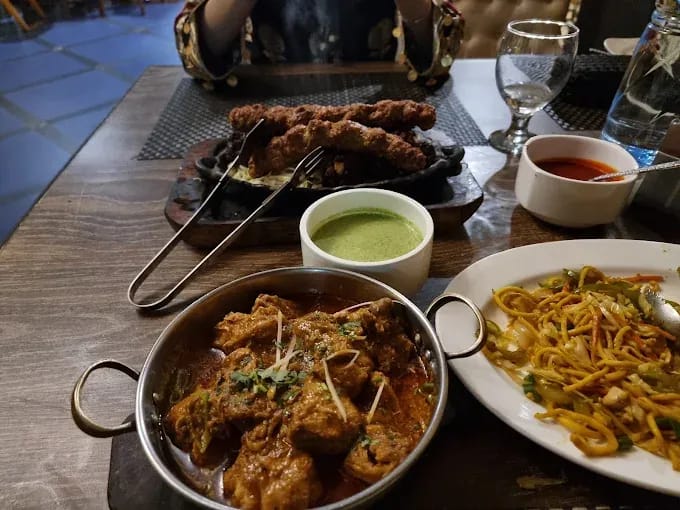 Chahaar Baagh Interior