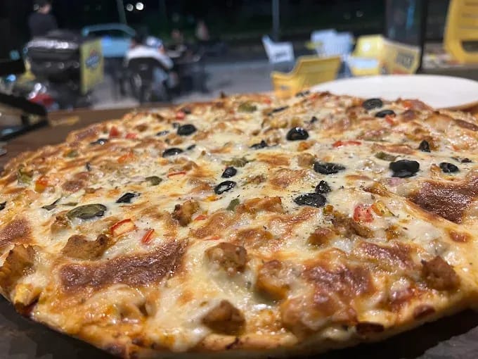 Cheesy Pizza Interior