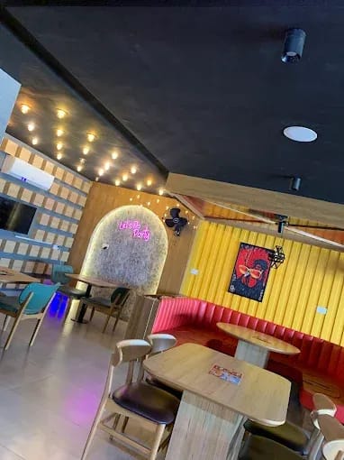 Dajaj Broast  — Lake City Interior