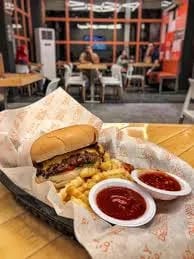 Daily Deli Co  Interior