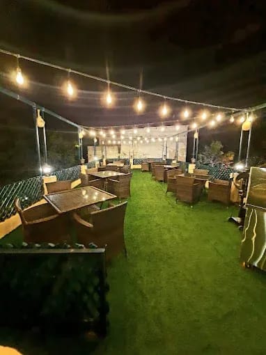 Royal Tabaq Restaurant Interior