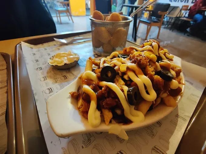 The Burger Lub Interior