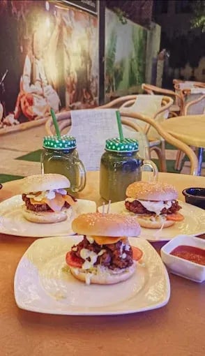 Food view of Al Quresh Hotel  restaurant