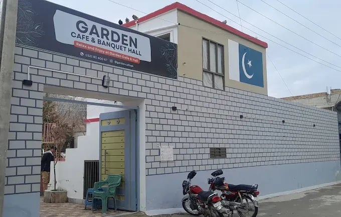 Garden Cafe & Restaurant 