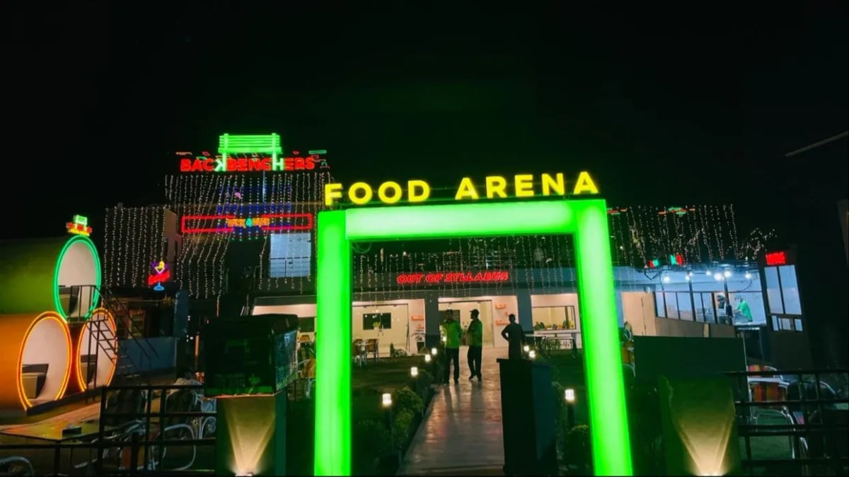 Backbenchers Food Arena