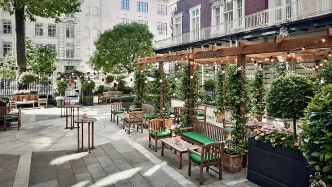 Vibes view of London Courtyard  restaurant