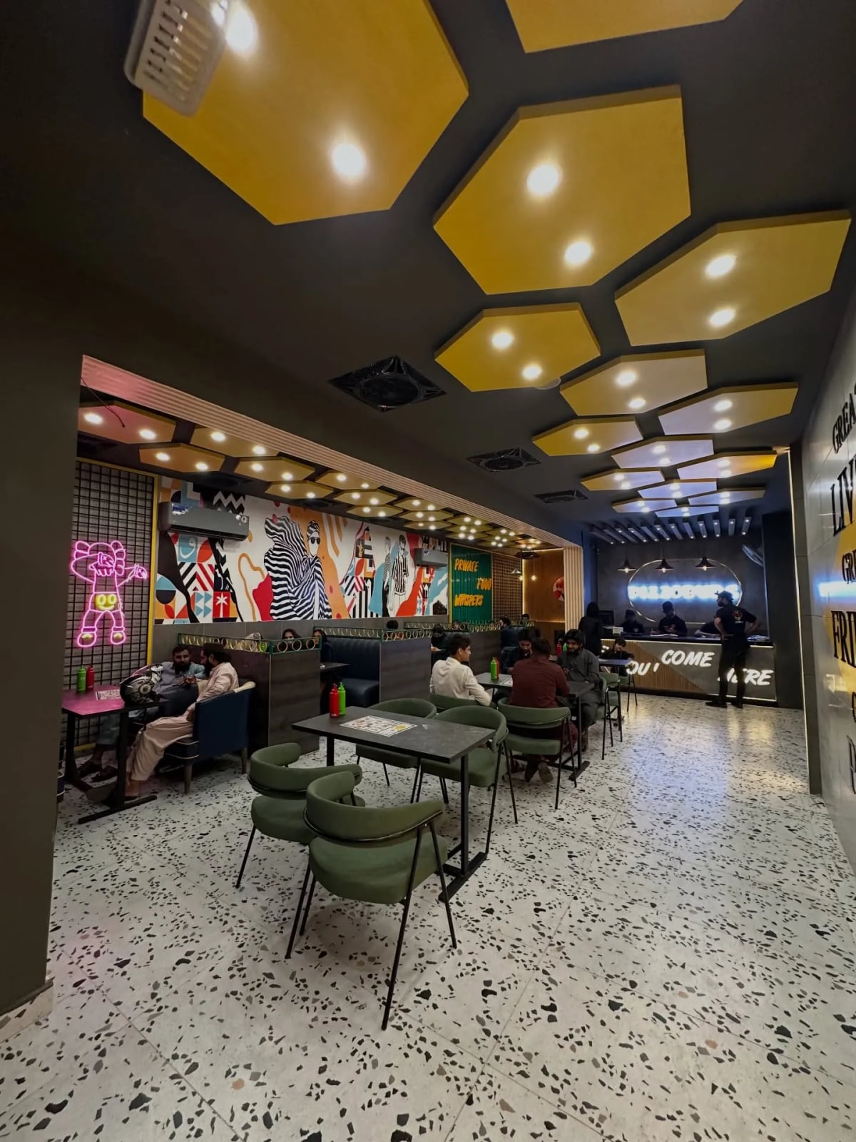 Vibes view of Pizzoburg restaurant