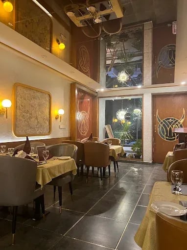 Interior view of El Momento restaurant