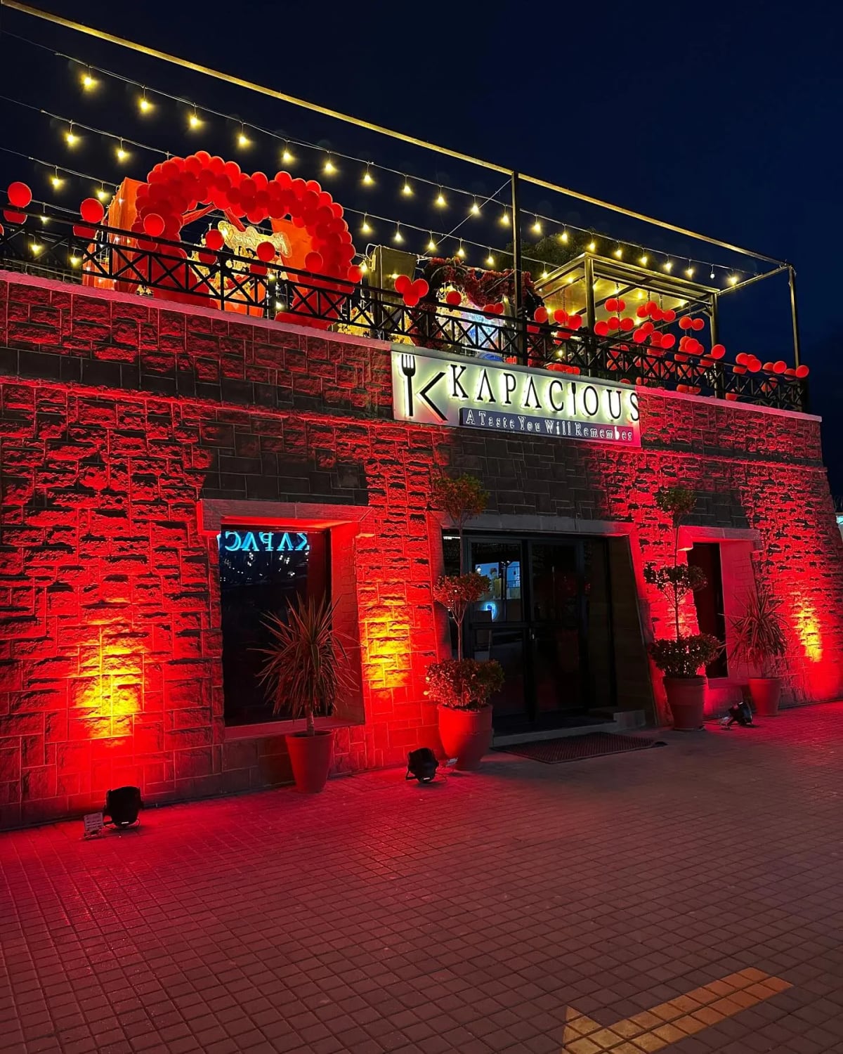 Location view of Kapacious restaurant