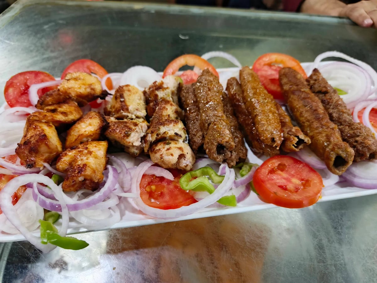 Food view of Al Haaj Bundoo Khan restaurant