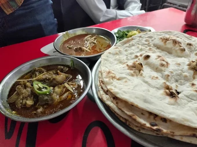 Food view of Al Qamar Nihari restaurant