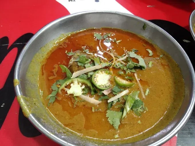 Food view of Al Qamar Nihari restaurant