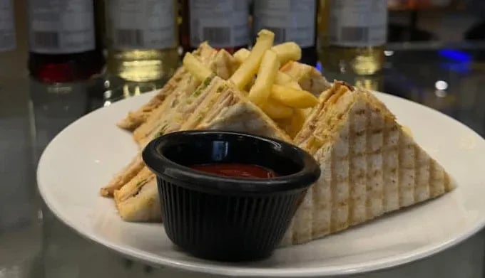 Dineo Fast Food & Cafe Lounge Food