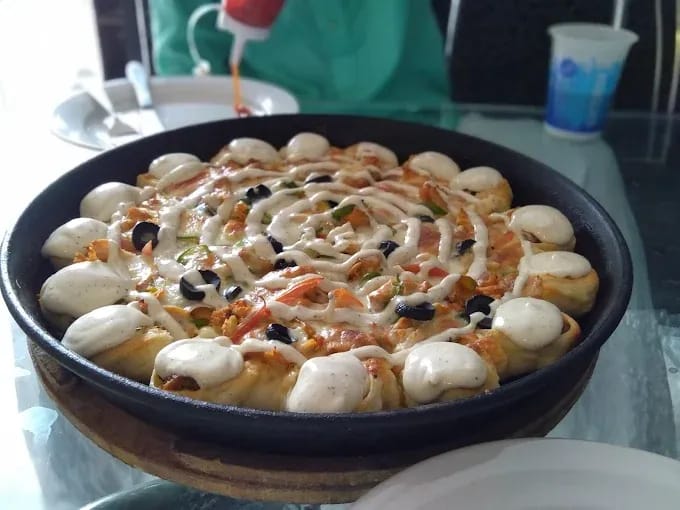 French Pizza Interior