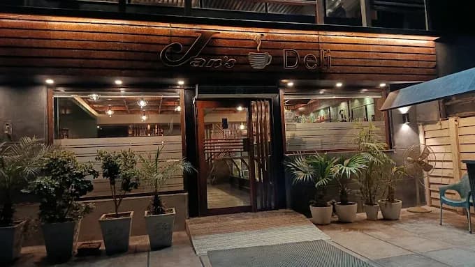 Jans Deli - Main Entrance