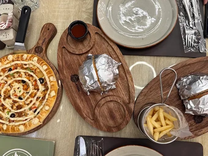 La’Vero Cafe & Restaurant Food