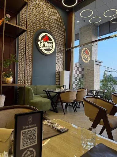 La’Vero Cafe & Restaurant Food