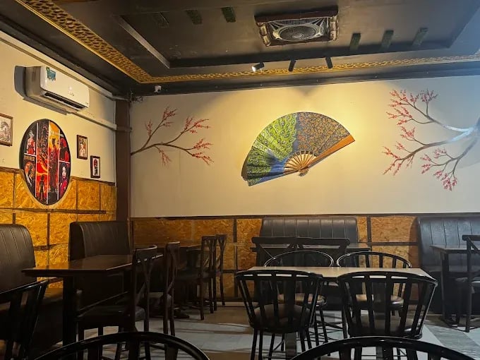 Interior view of Dragon Wok restaurant