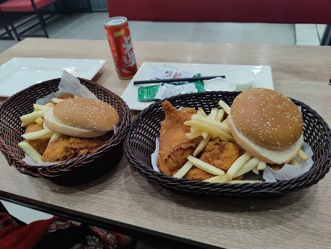 Food view of Dajaj Broast restaurant