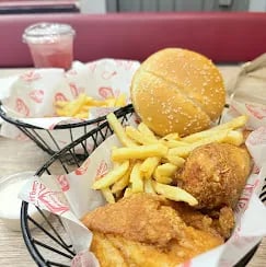 Food view of Dajaj Broast restaurant