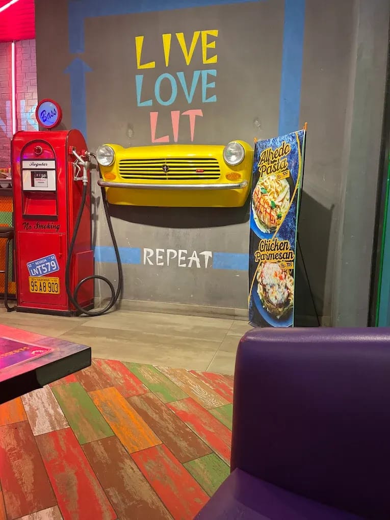 LIT — Gulgasht Colony Interior