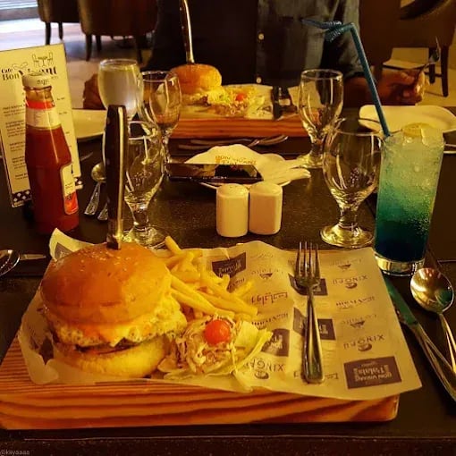 Food view of Bon Vivant Palais restaurant