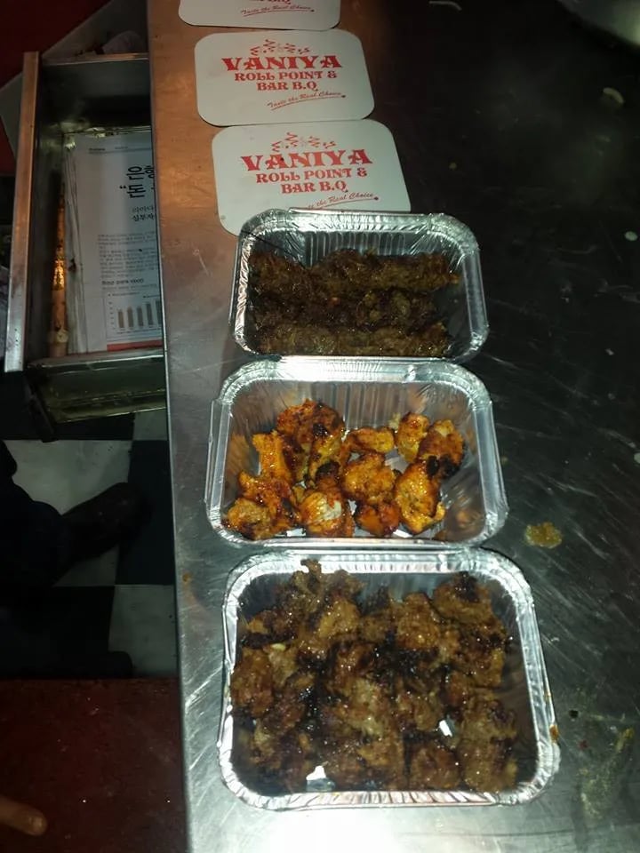 Food view of Vaniya Roll Point restaurant