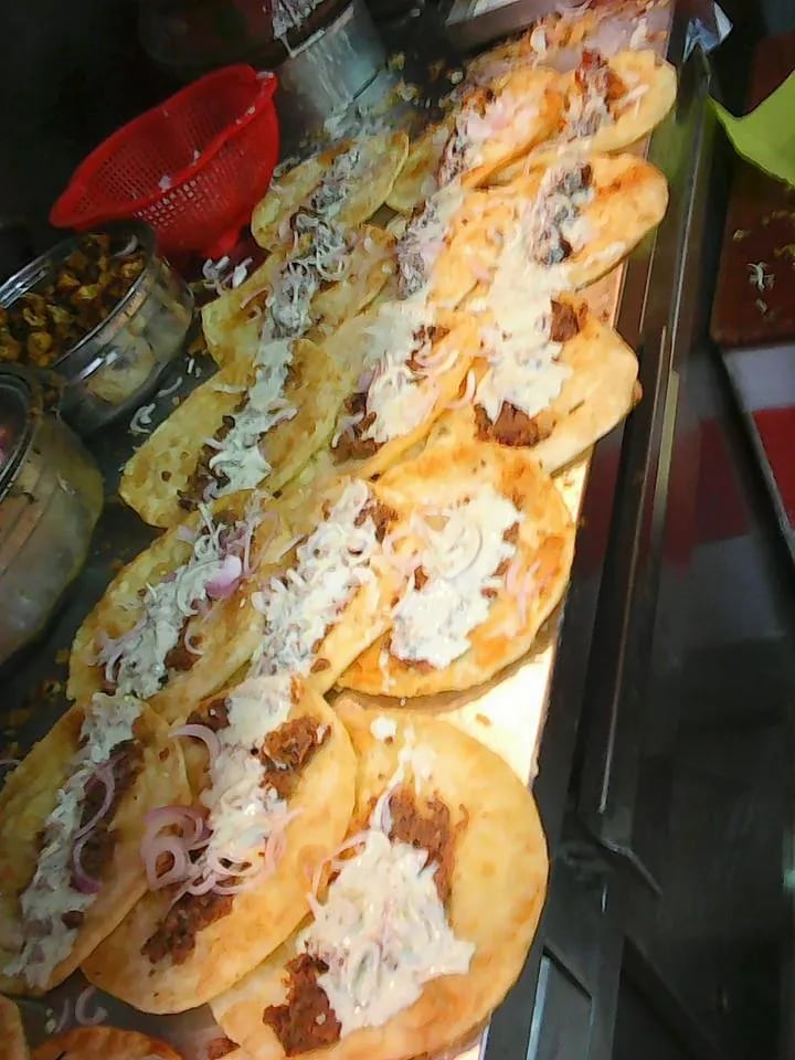 Food view of Vaniya Roll Point restaurant